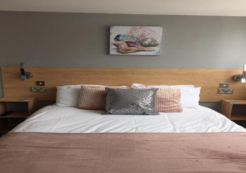 Double Room (2 Adults + 1 Child ) Second Floor image 3