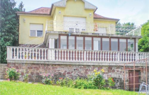  Two-Bedroom Apartment in Balatonalmadi in Balatonalmádi