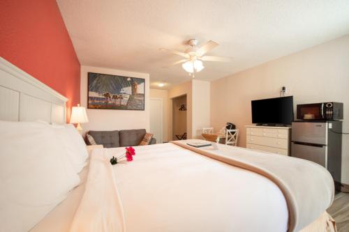 Island Sun Inn & Suites - Venice, Florida Historic Downtown & Beach Getaway