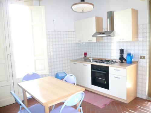 4 bedrooms house with sea view and enclosed garden at Riposto 1 km away from the beach gîte à louer Riposto