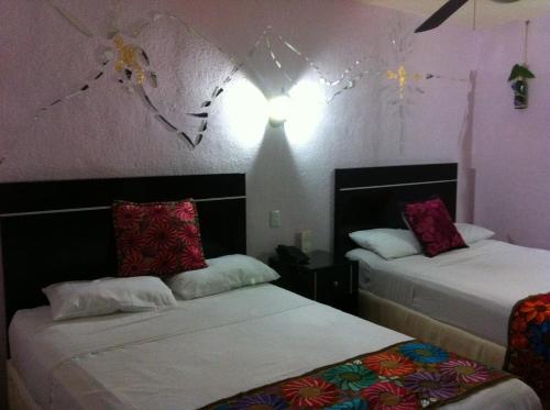 1 double bed, 1 twin bed
