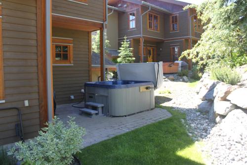 Discovery's Woodhaven 8 in Sun Peaks
