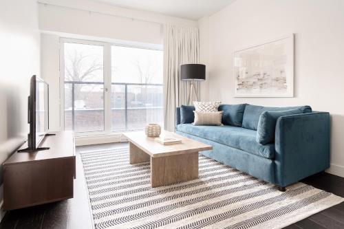 Deluxe Queen Suite