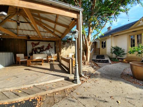 Macarty House, A Bohemian Resort with pool and cabana bar thumb 4