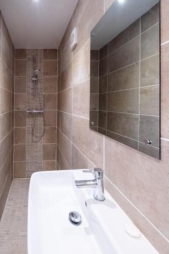 Three Tuns Apartments - Sycamore - image 4