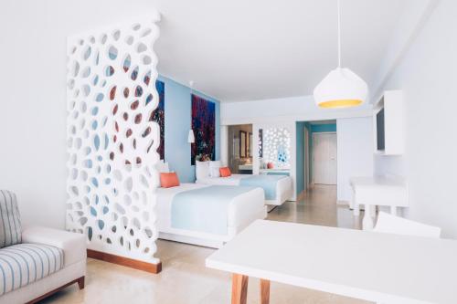 2 double beds