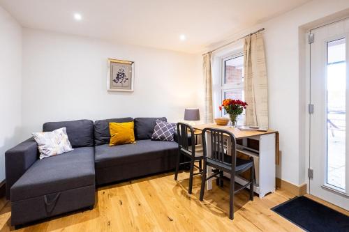 Three Tuns Apartments - Sycamore - image 5