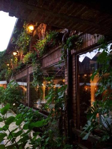 Hotel Restaurant Bujtina e Gjelit - image 5