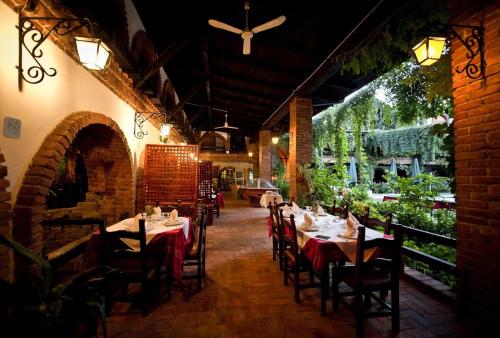 Hotel Restaurant Bujtina e Gjelit - image 7