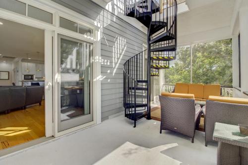 2701 Palm Boulevard - image 2