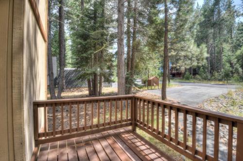 Glacier Forest Getaway - image 6