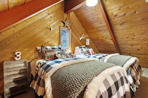 Vermont Chalet - image 5