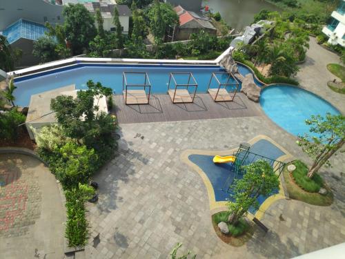 View, Grand Kamala Lagoon Standar Room Emerald by 21 Room Netflix in South Bekasi