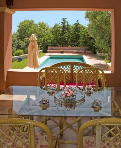  Metaxata Villa Sleeps 6 Pool WiFi in Metaxáta