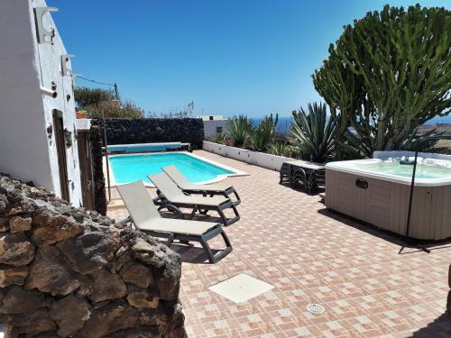 Casa Tara - 5 bedroom, 4 bathroom villa with private pool - Lanzarote