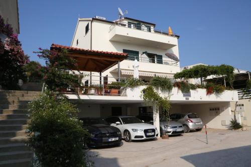 Apartments Plazibat 1