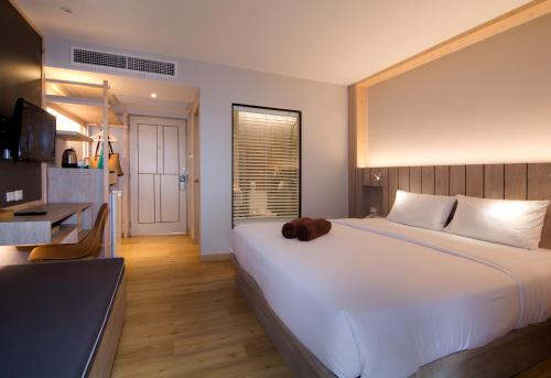 room detail thumbnail 1