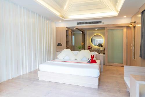 room detail thumbnail 0