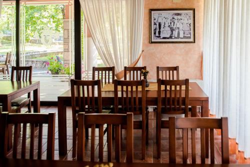 Étterem, Villa Monako 2000 in Sluzanj