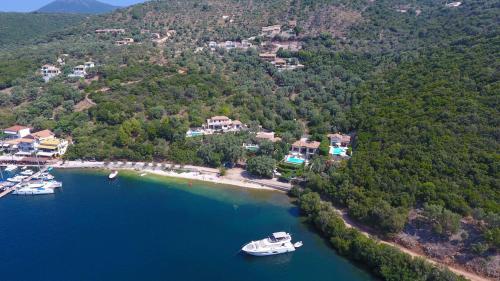  Arodo Seaside Villas | Villa Penelope in Syvota