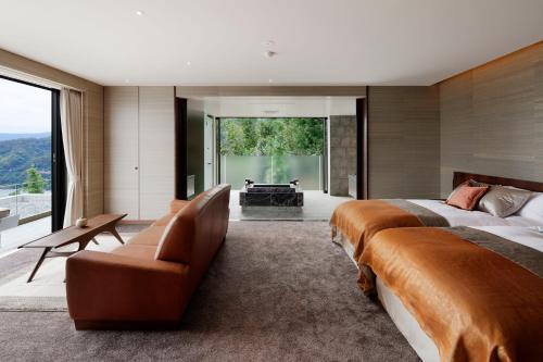 Hot spring bath, THE HIRAMATSU HOTELS & RESORTS ATAMI in Atami Castle