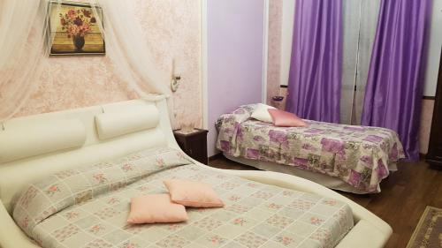 Classic Triple Room with Shared Bathroom image 9