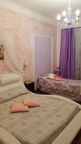 Classic Triple Room with Shared Bathroom image 10