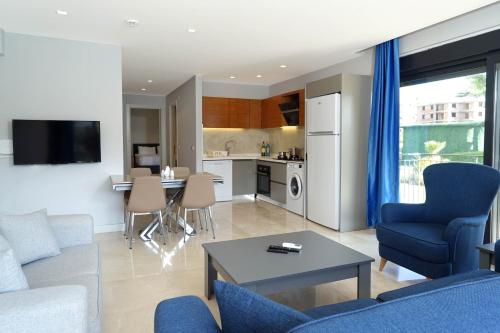MENE SUITES - image 2