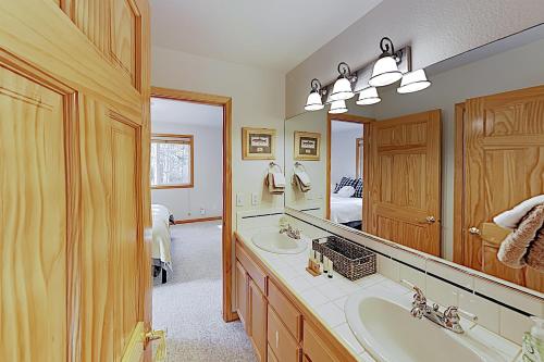 New Listing! Alder Creek Retreat Near Slopes home - image 8