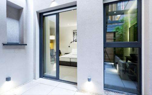 Teanna Lux Apartments - image 4