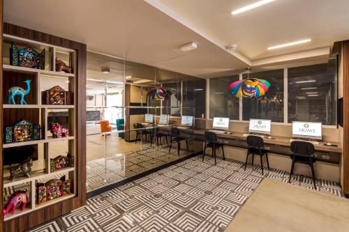 myymälöitä, Arawi Miraflores Express in Lima