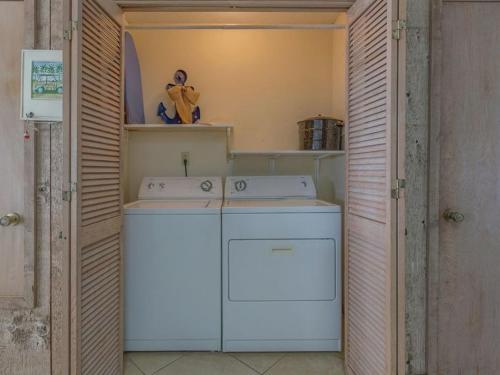 Barefoot Beach by Meyer Vacation Rentals in Fort Morgan, USA