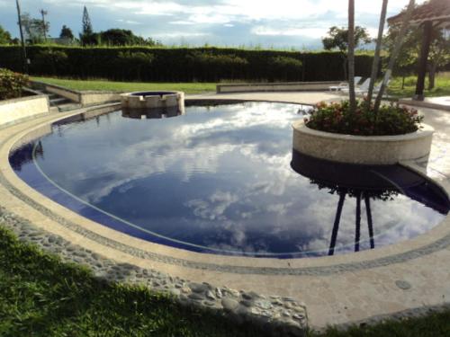 CASA DE CAMPO LA VICTORIA-VALLE DEL CAUCA-desayuno pareja