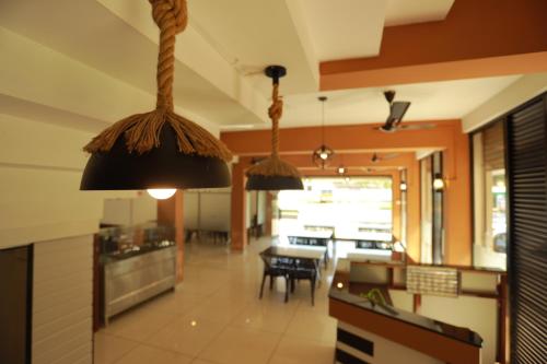 Restaurant, Paddyfield Inn in Kattikkulam