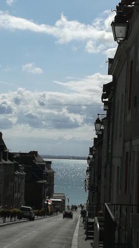 Maison du port, à 100 m de la mer jusqu'à 9 personnes - Location saisonnière - Cancale