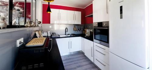 virtuve, LA MAISON MIRAVA in La Caunette