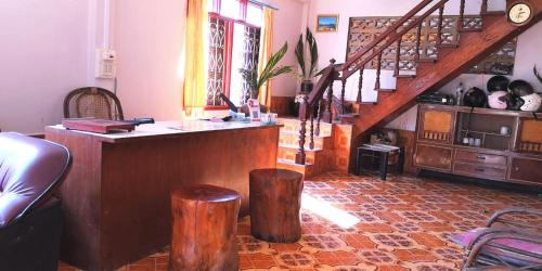 Khamphouy Guesthouse in チャンパーサック