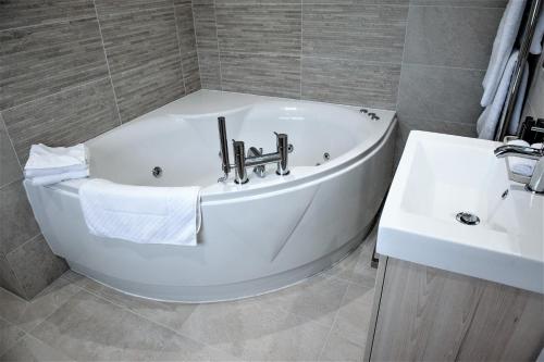 Boblebad, The H Boutique Hotel in Bakewell