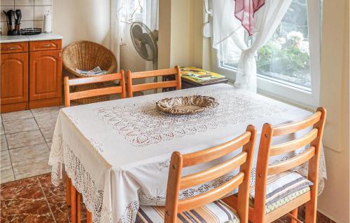  Two-Bedroom Apartment in Alsopahok in Alsópáhok
