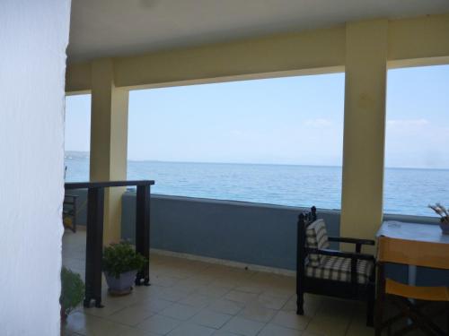  House next to the sea side, Pension in Derveni