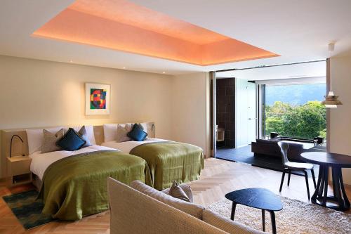 room detail thumbnail 1