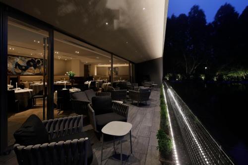 ระเบียง/ชานเรือน, THE HIRAMATSU HOTELS & RESORTS SENGOKUHARA HAKONE near เซ็นโกคุฮาระ