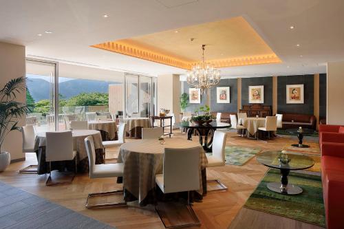 ห้องอาหาร, THE HIRAMATSU HOTELS & RESORTS SENGOKUHARA HAKONE near เซ็นโกคุฮาระ