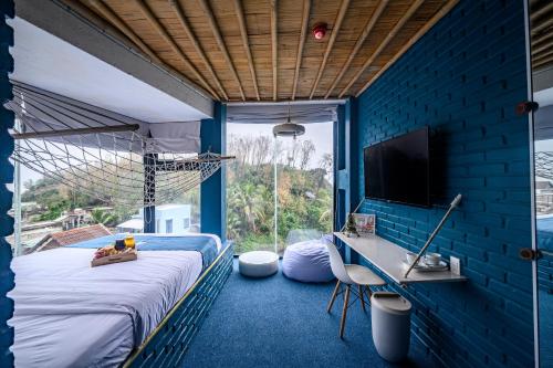 room detail thumbnail 1