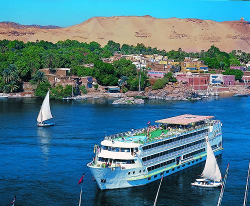 SUNRISE Mahrousa Cruise – khách sạn tại El-Boghdady