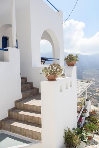 Plori Studios and Apartments 5