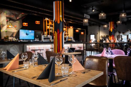 Base Camp Lodge Hotels - image 14