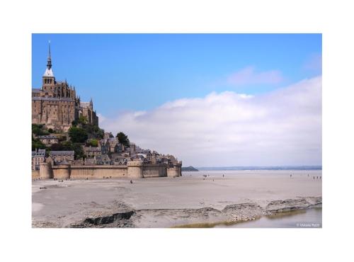 Цікаві місця поруч, Maison d'hôtes l'Angevinière, chambre des Anges proche Mont-Saint-Michel (Maison d'hotes l'Angeviniere, chambre des Anges proche Mont-Saint-Michel) in Saint-James