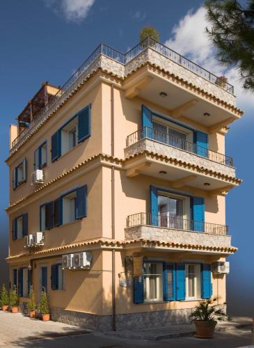 Taormina Beach House - main image