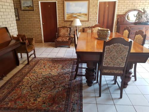 Facilities, A Mountain View Country Estate in Riastuine AH